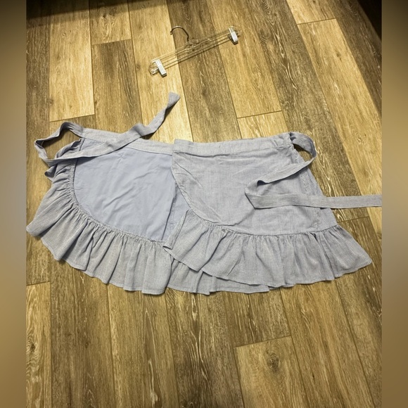 🛍️ cute wrap style mini skirt excellent condition. - Picture 5 of 6